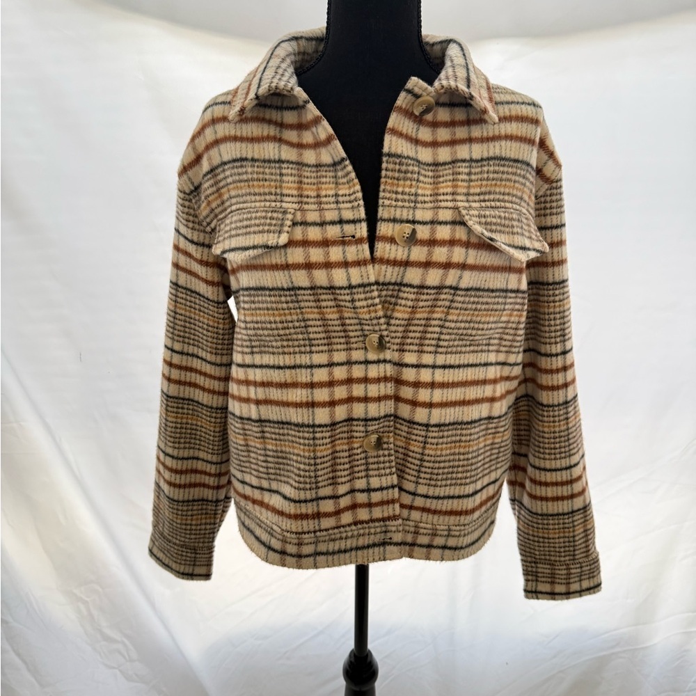 Neutral Plaid Button-Up Shacket Jacket – Cozy Fall Layer (Wool Blend) - Picture 5 of 13